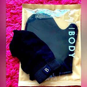 - Bali Body Exfoliating Mitt & Tanning Mitt NWT